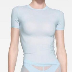 SKIMS Fits Everybody Short Sleeve T-Shirt-Size Medium *NWT* Opal